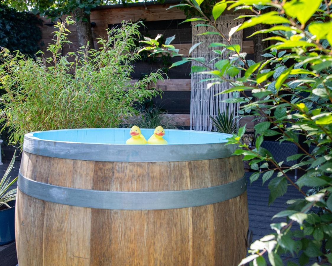 B&B Joli Met Prive Wellness Wemeldinge Kültér fotó