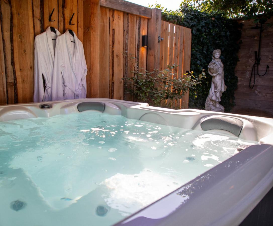 B&B Joli Met Prive Wellness Wemeldinge Kültér fotó