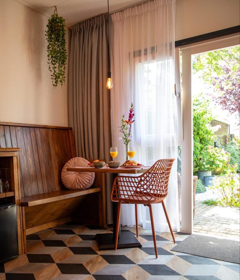B&B Joli Met Prive Wellness Wemeldinge Kültér fotó