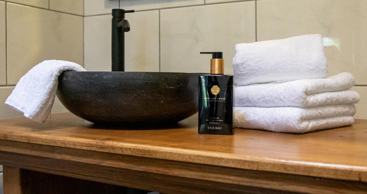 B&B Joli Met Prive Wellness Wemeldinge Kültér fotó